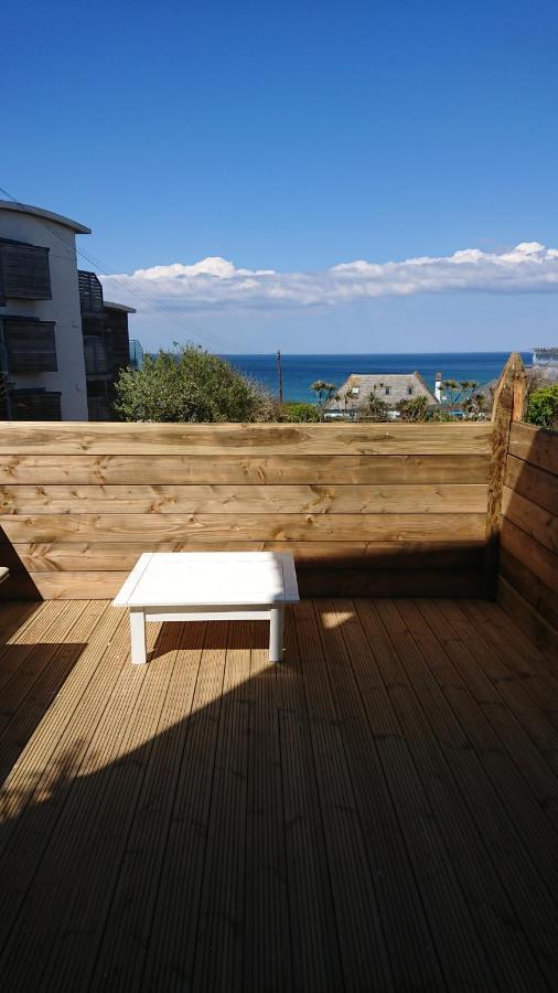 Surf Lookout - King Size En-Suite With Sea Views New Quay Kültér fotó